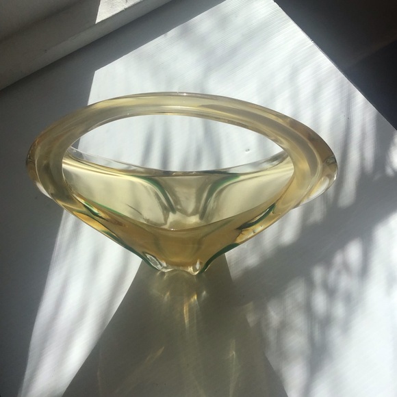 Mid-century, modern influence glass blown with occlusions and bubbles. - Picture 6 of 10